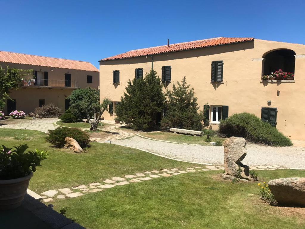 Residence Cala Francese - Case Sul Mare La Maddalena  Bagian luar foto